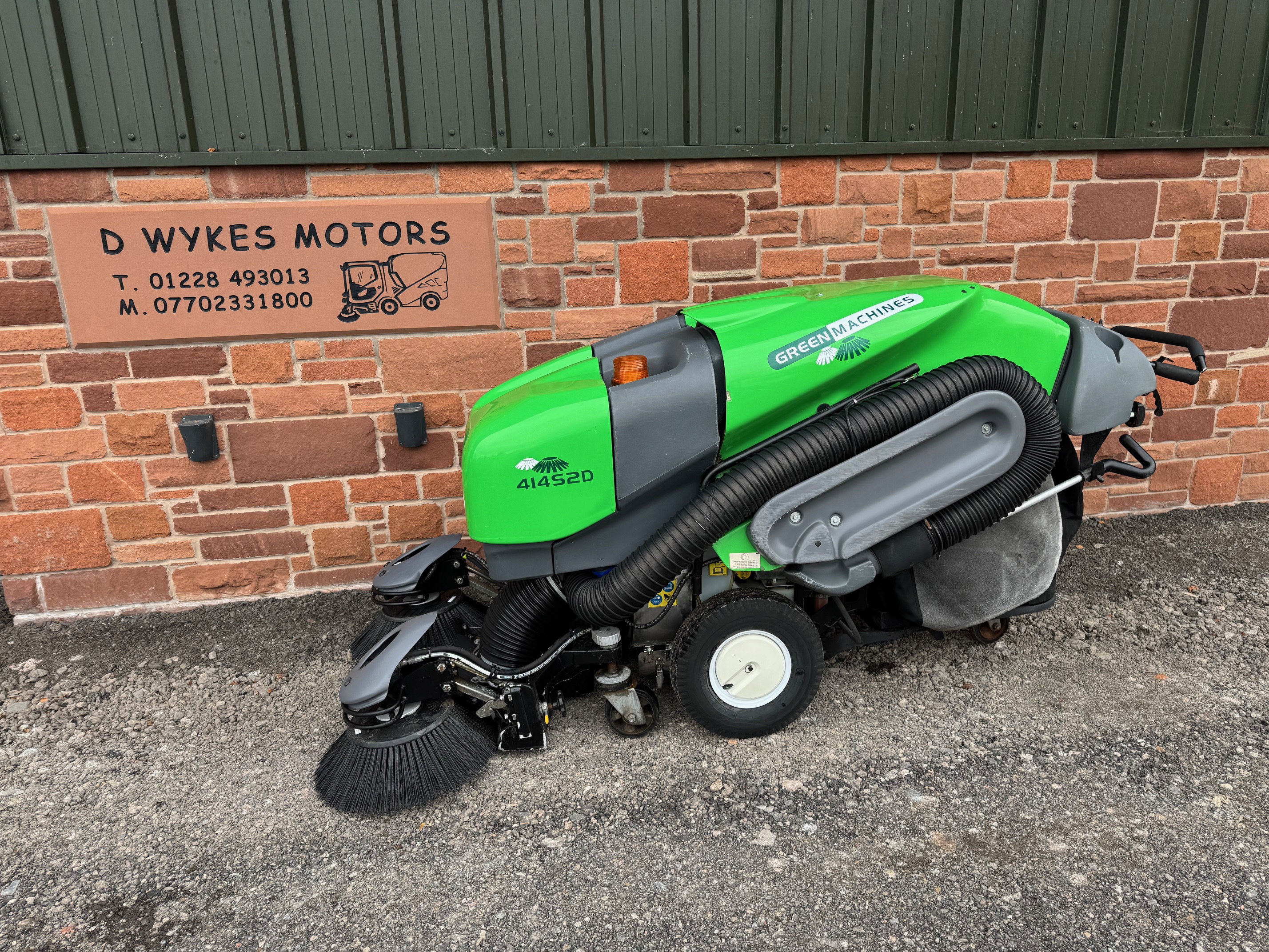 Tennant Green Machine 414S2D Road Sweeper / 2021 Model