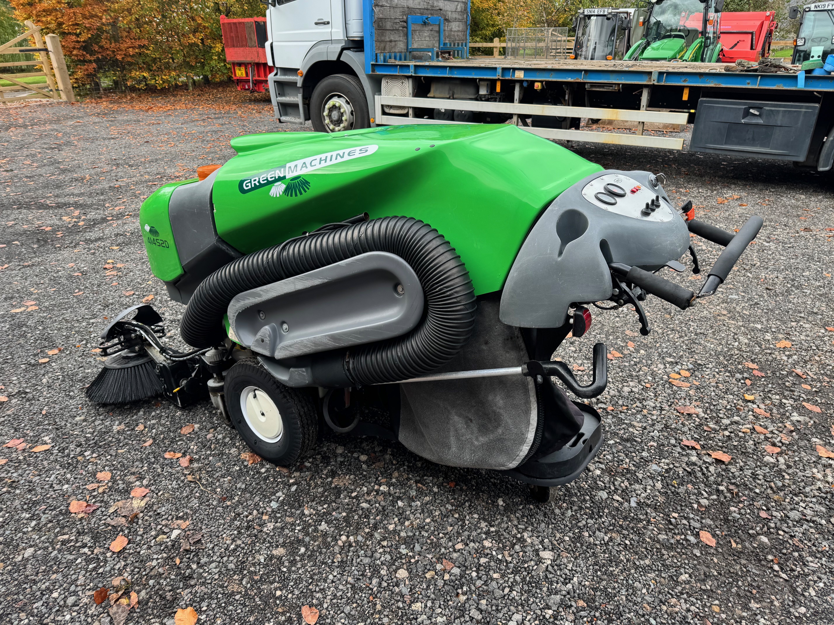 Tennant Green Machine 414S2D Road Sweeper / 2021 Model
