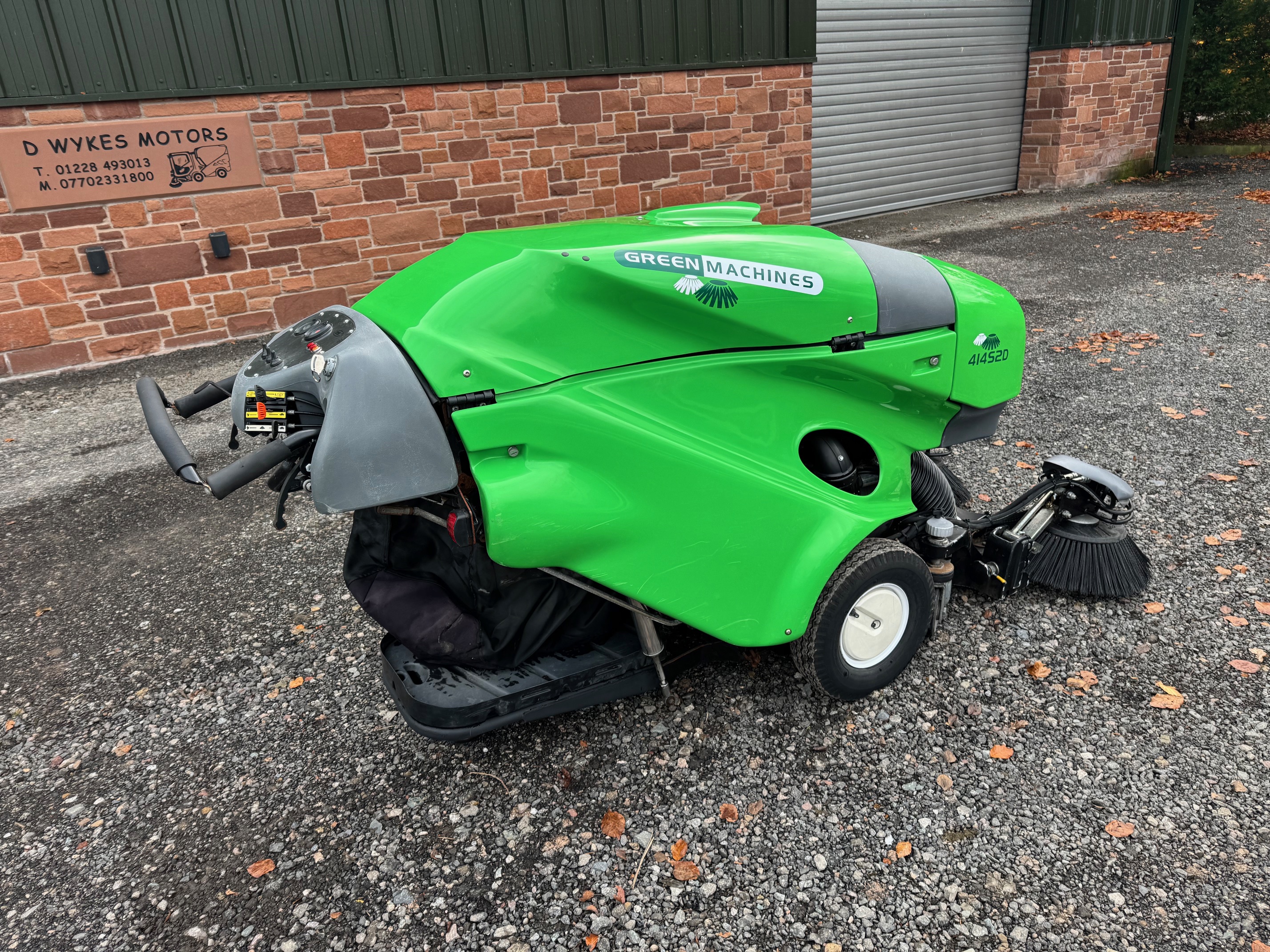 Tennant Green Machine 414S2D Road Sweeper / 2021 Model