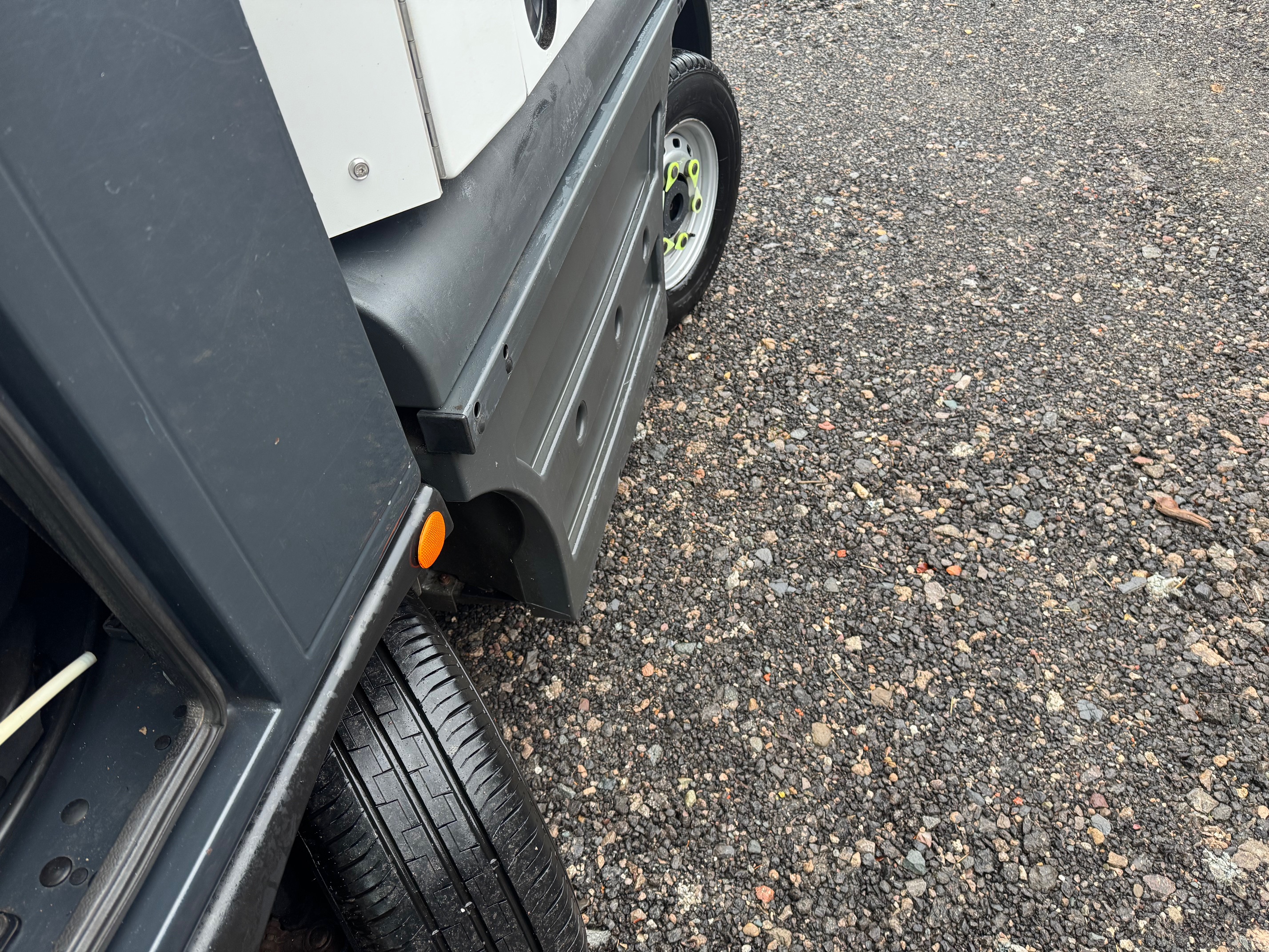 Schmidt Swingo 200+ Road Sweeper / Pressure Washer