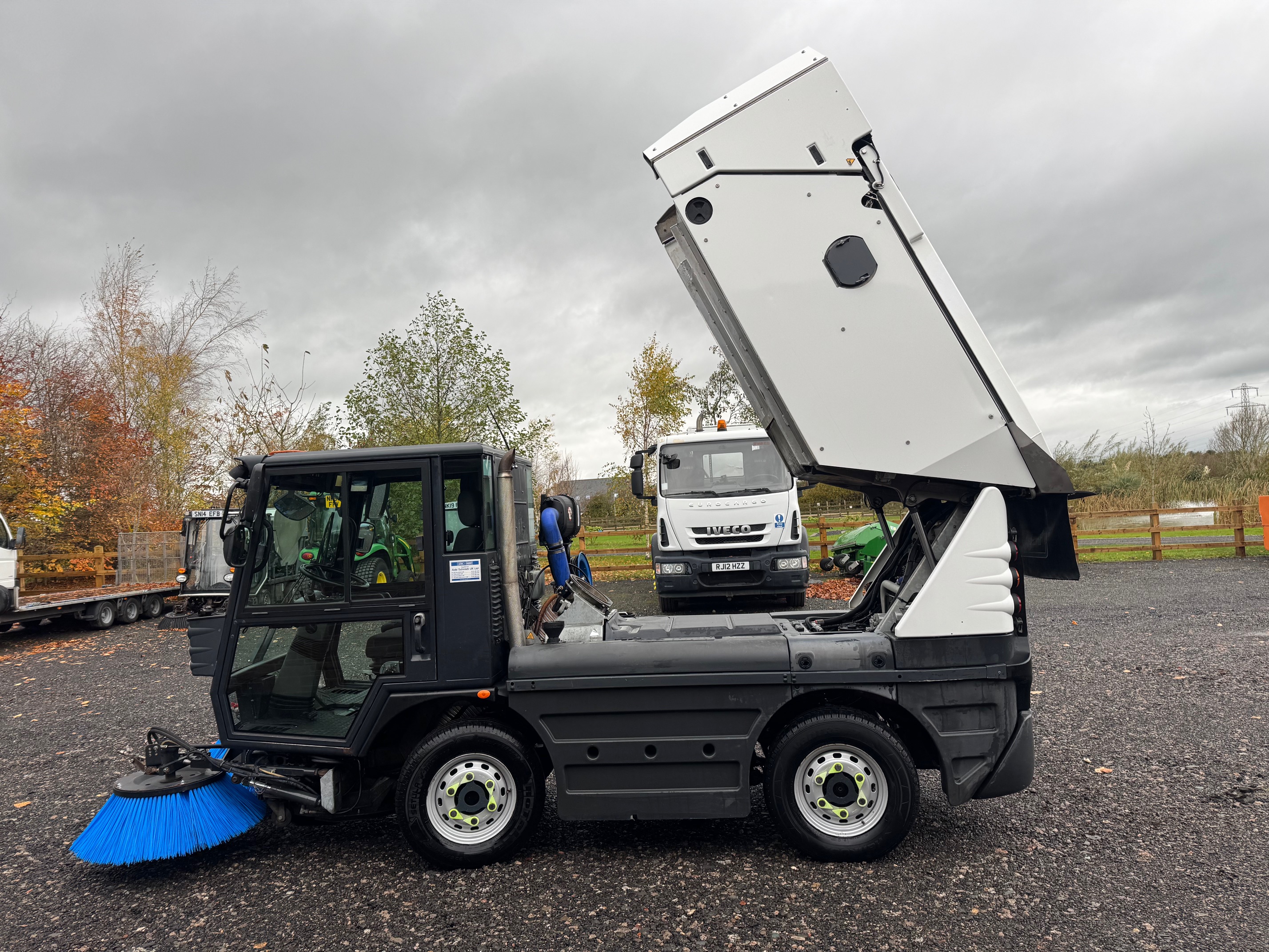 Schmidt Swingo 200+ Road Sweeper / Pressure Washer