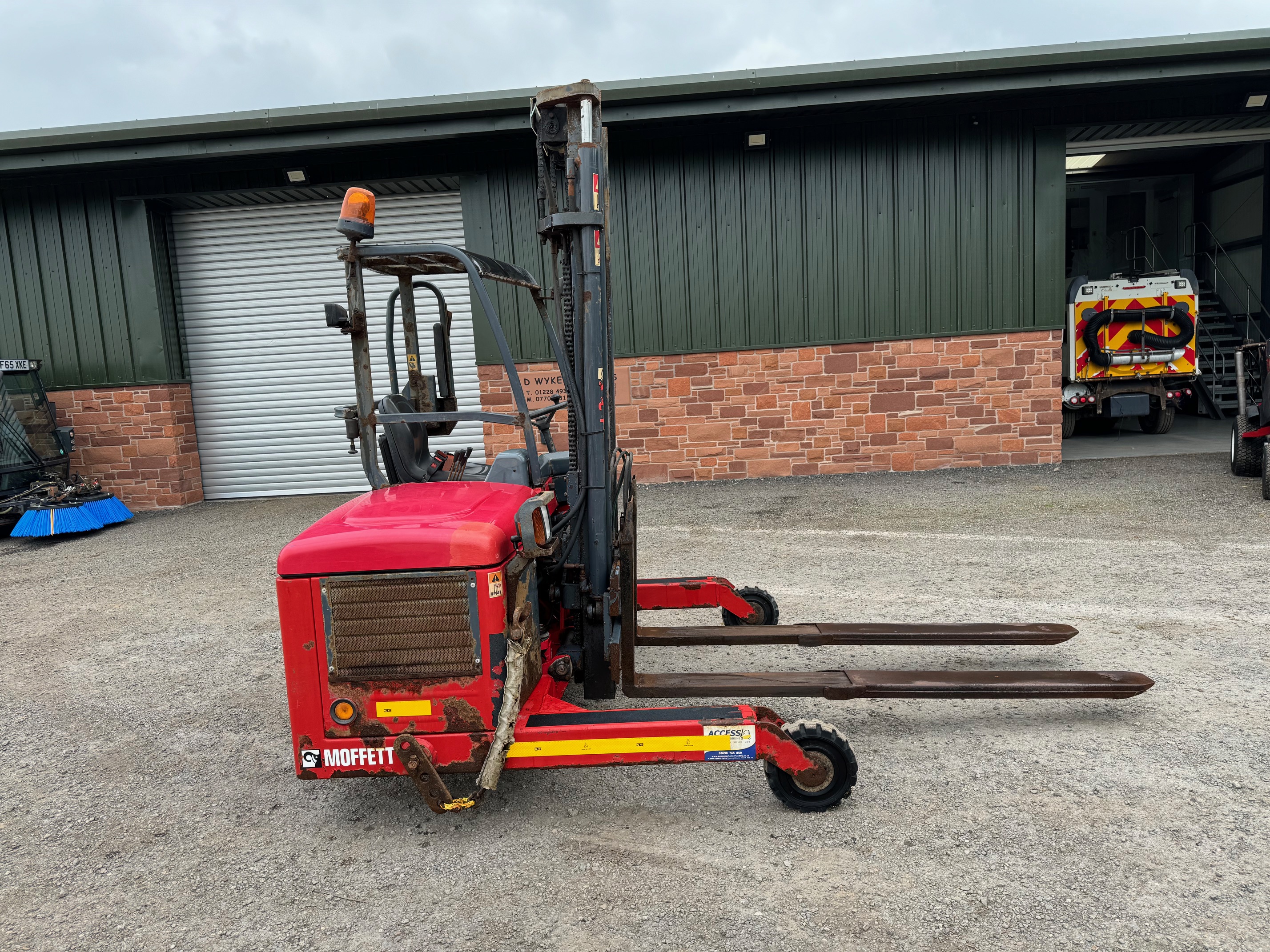 Moffett Mounty M4 Forklift Truck