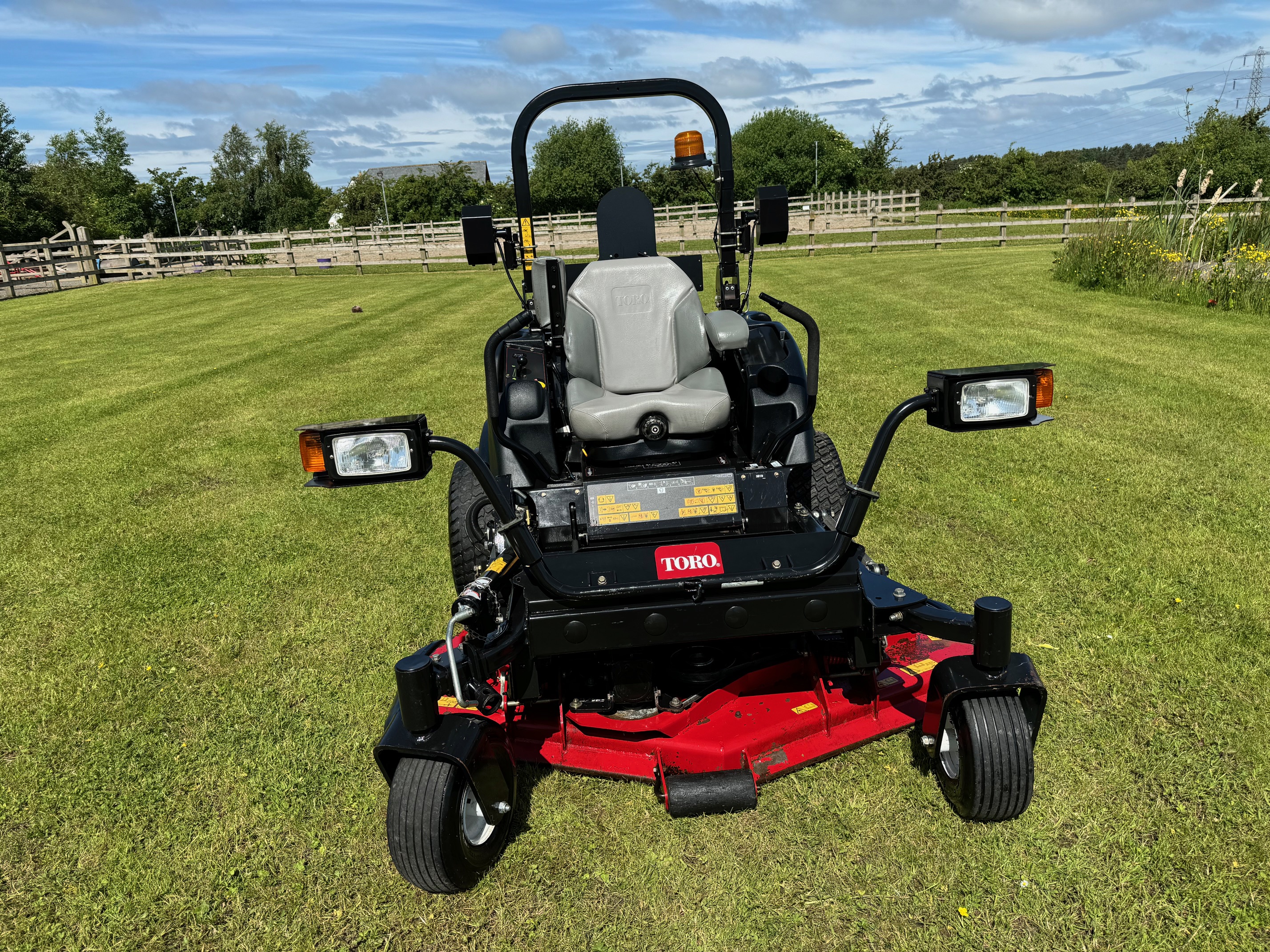 Toro groundmaster 7210 zero turn mower