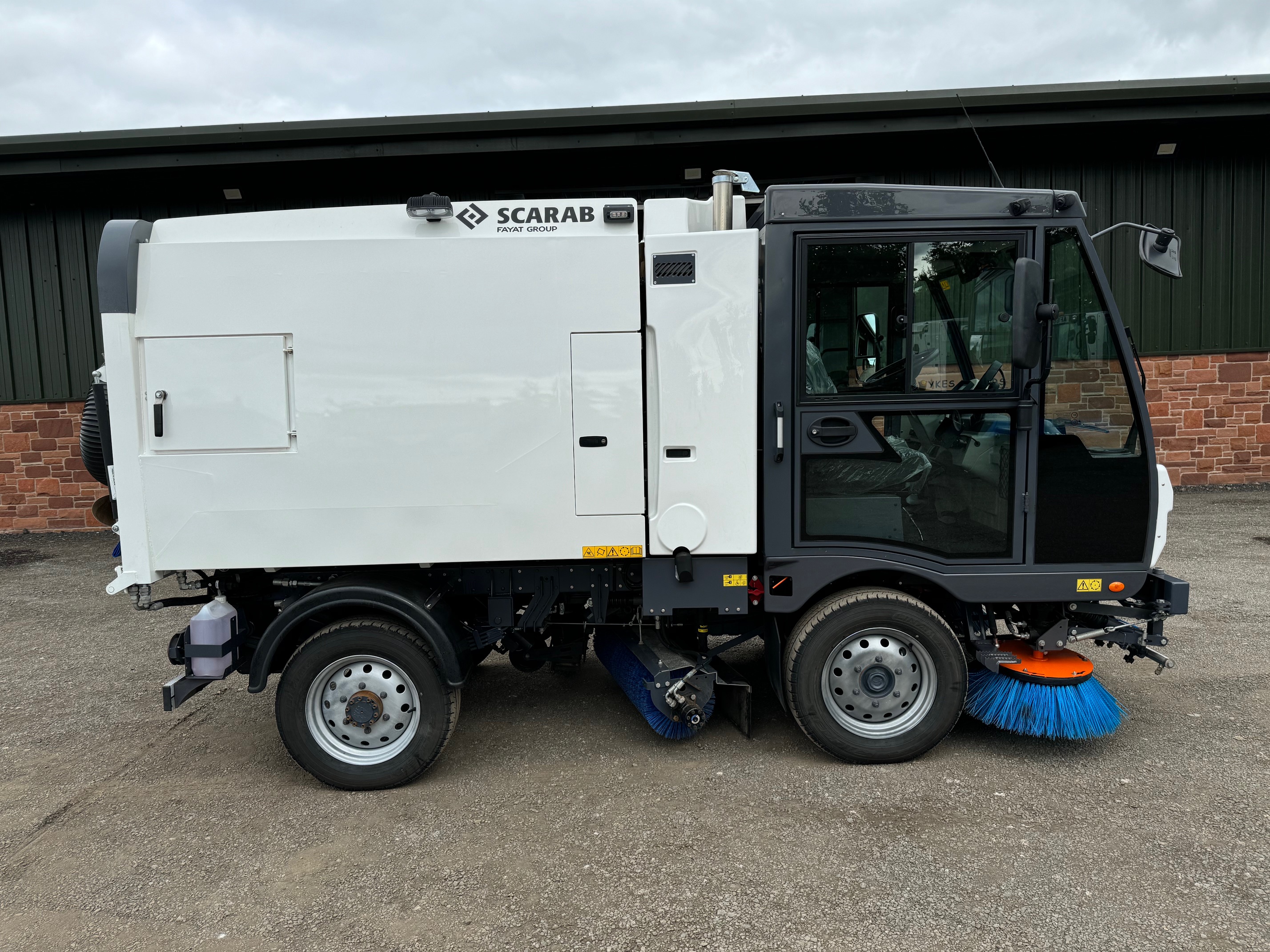 Scarab M25H Road Sweeper / 2022 Model - 18 Hours Use Only