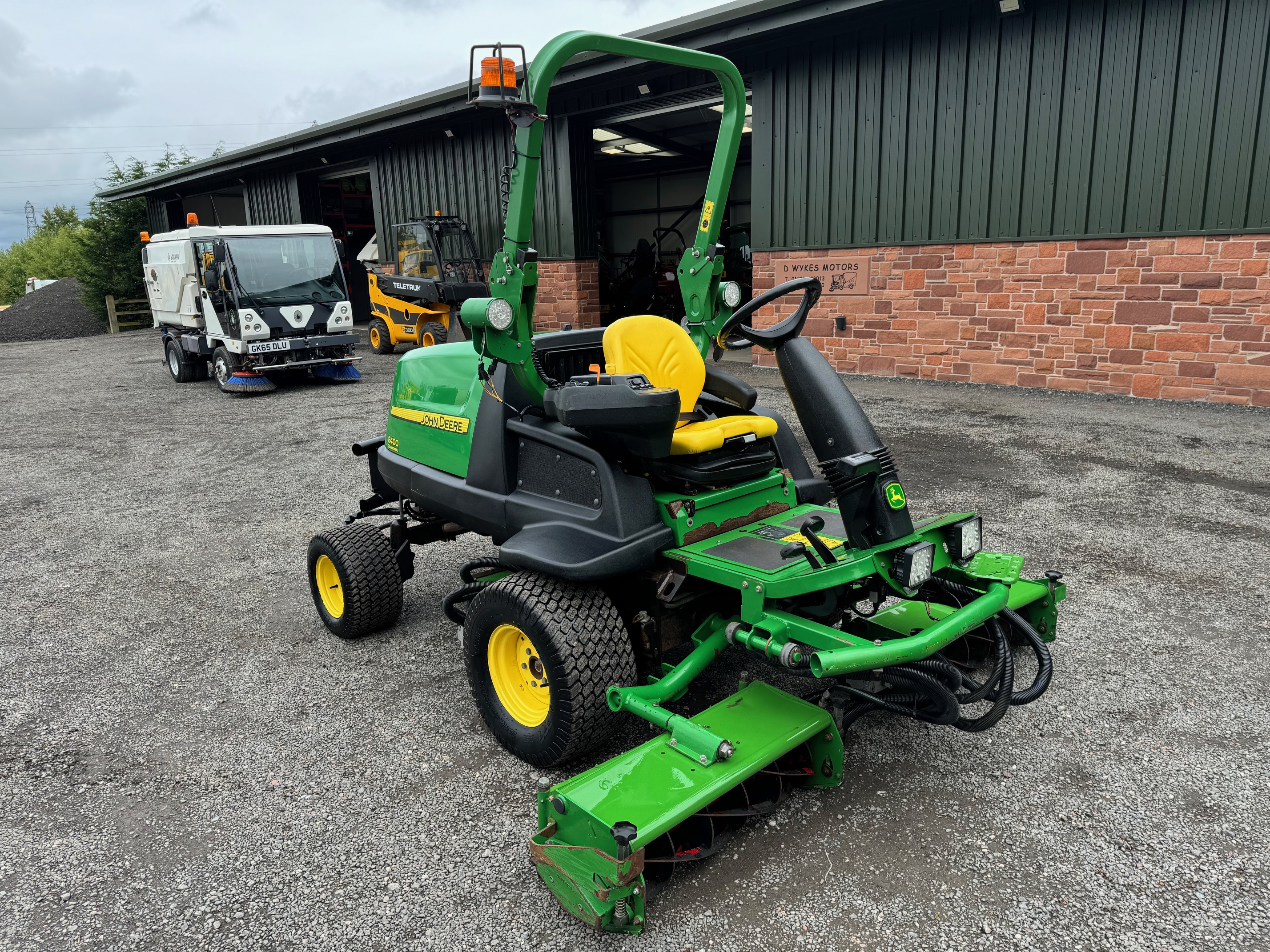 John Deere 8400 Commercial Mower