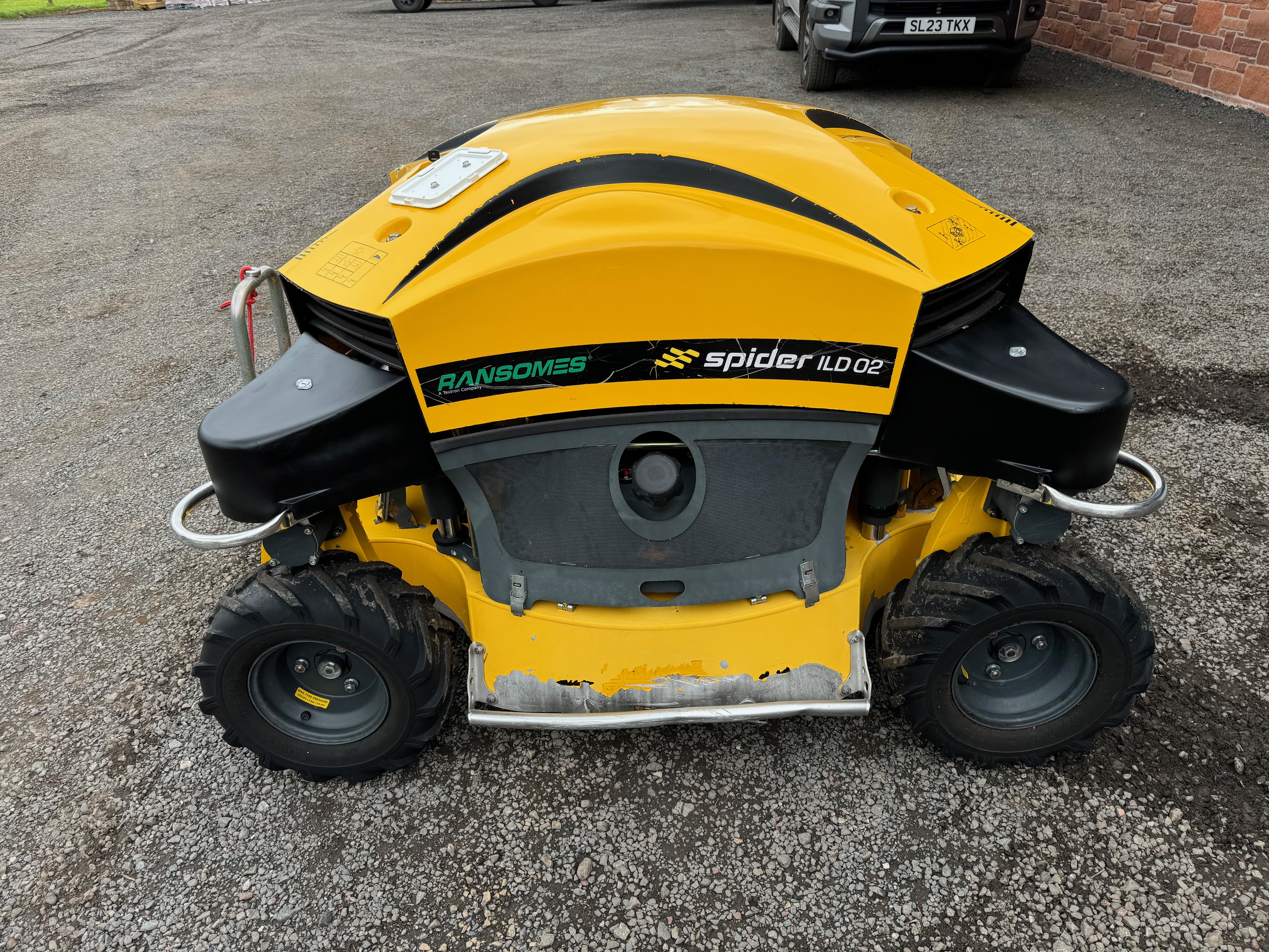 Ransomes spider ild02 remote control bank mower 