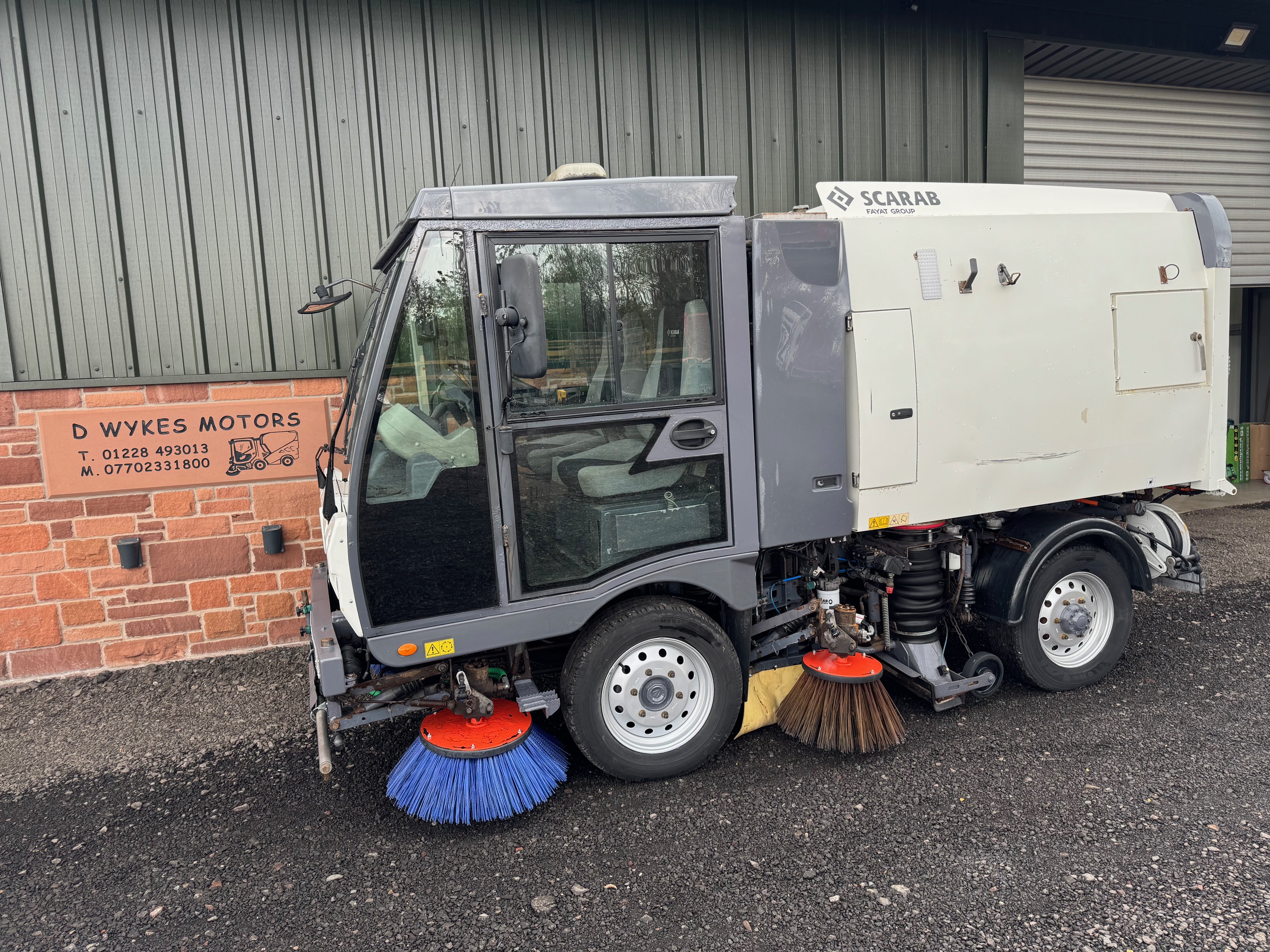 Scarab M25H road sweeper / Pressure Washer