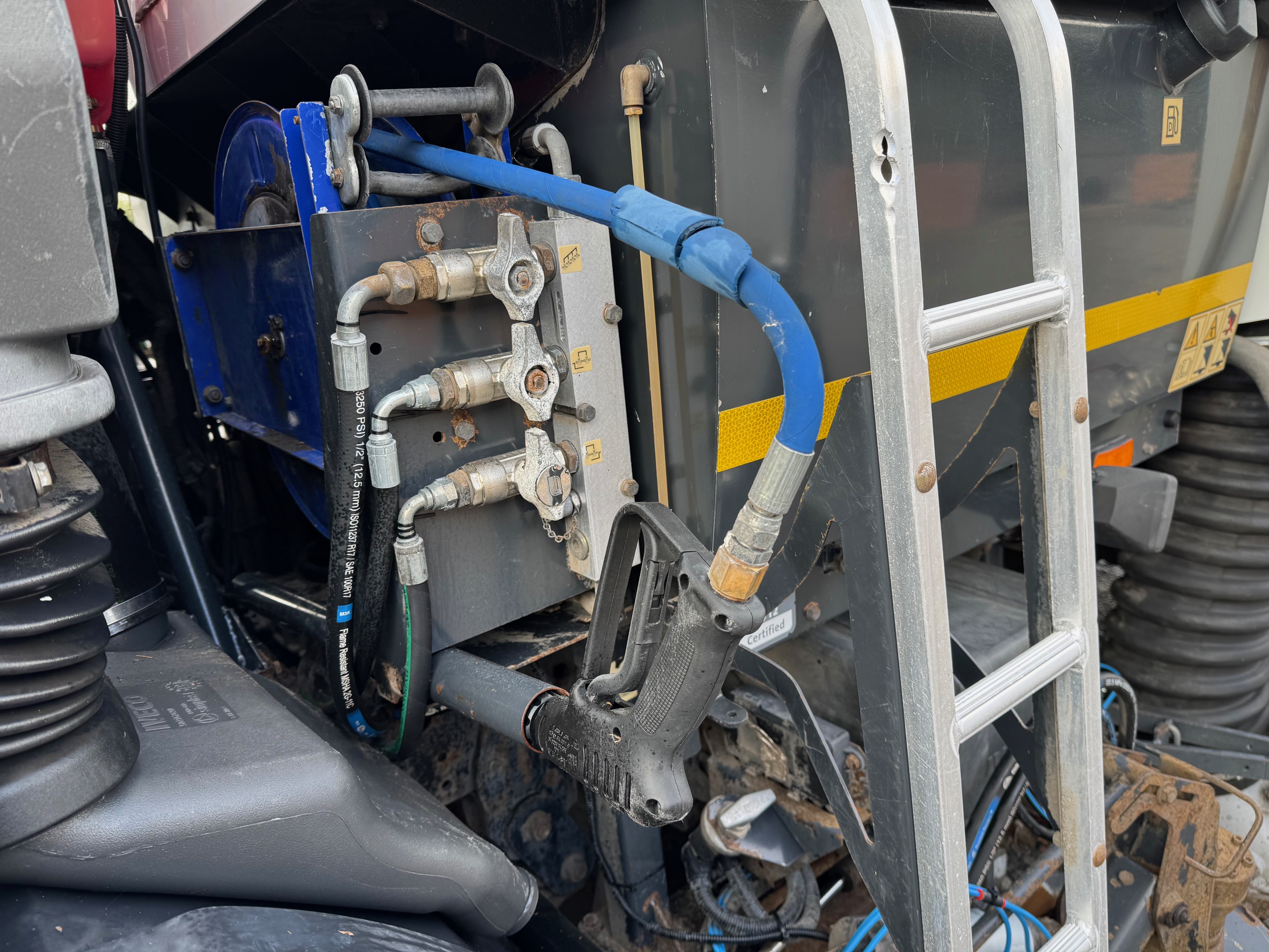 Iveco Johnston VT650 Road Sweeper / Bucher