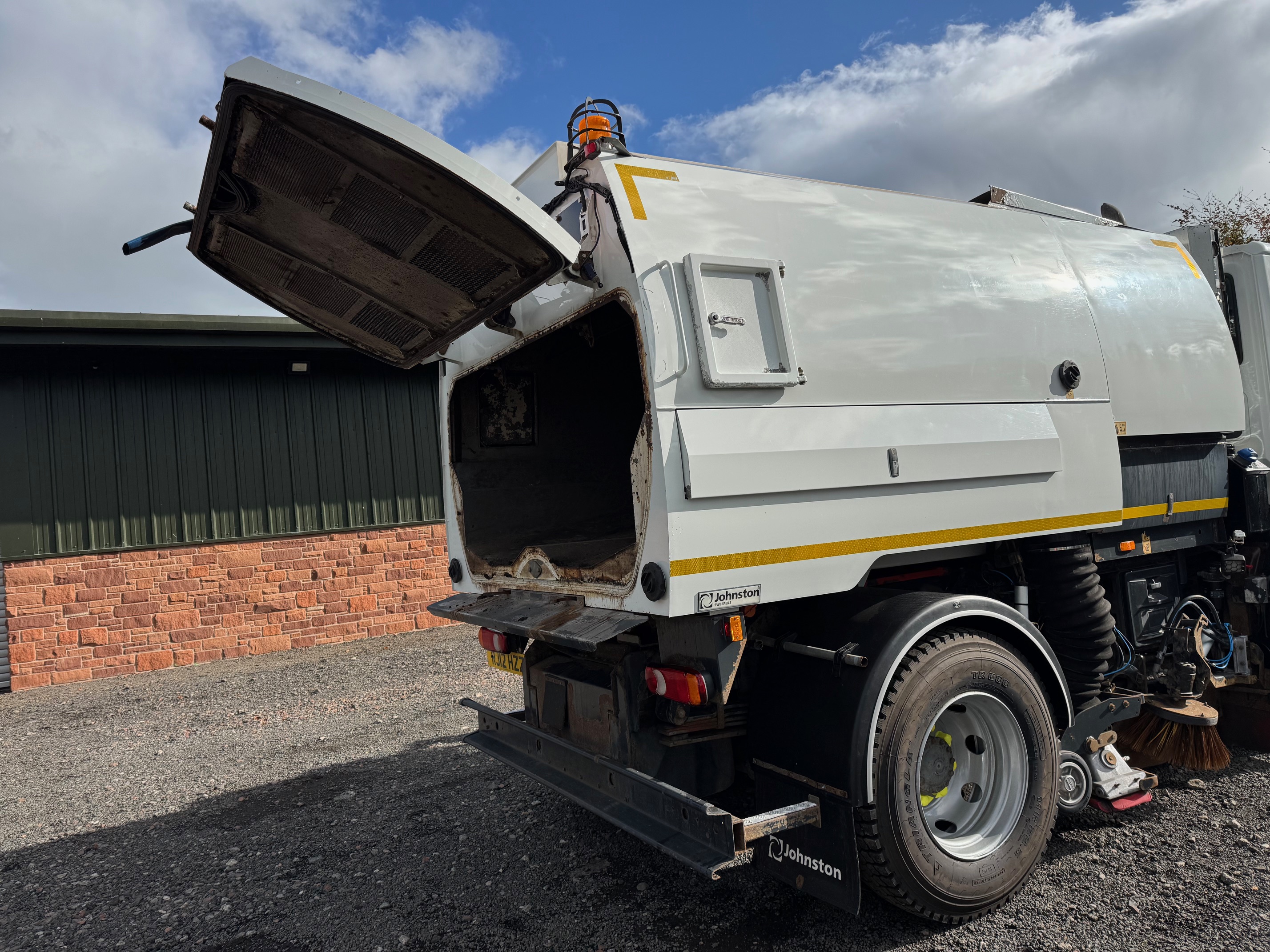 Iveco Johnston VT650 Road Sweeper / Bucher